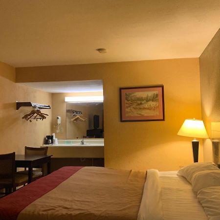 Economy Inn & Suites Hannibal Zewnętrze zdjęcie