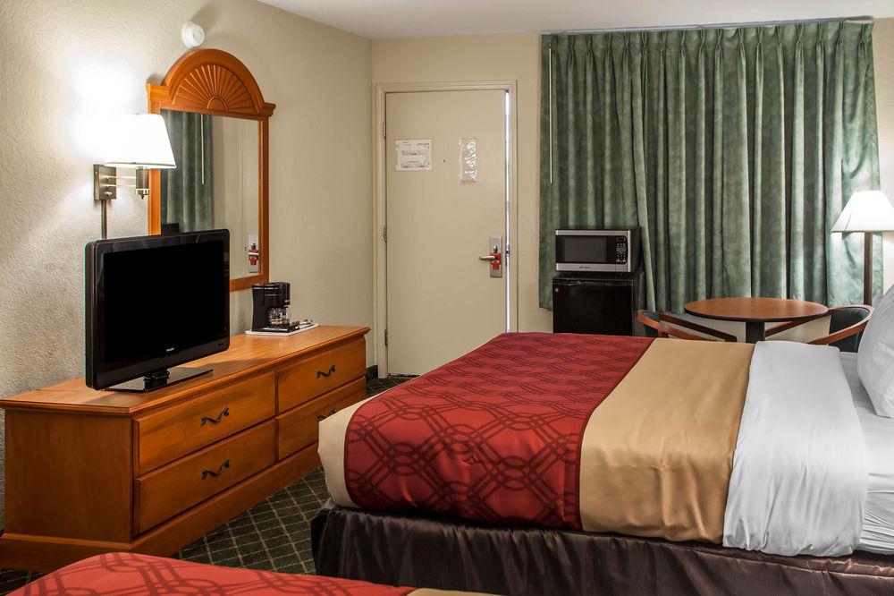 Economy Inn & Suites Hannibal Zewnętrze zdjęcie