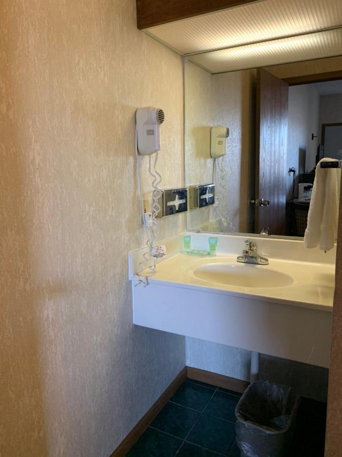 Economy Inn & Suites Hannibal Zewnętrze zdjęcie