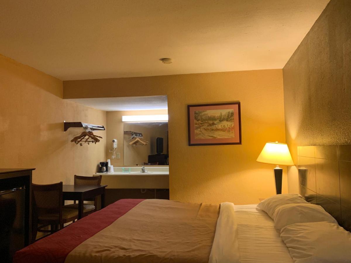 Economy Inn & Suites Hannibal Zewnętrze zdjęcie
